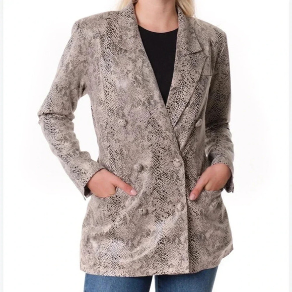 Blank NYC Jackets & Blazers - BlankNYC pink Snake skin blazer size XL brand new with tags
